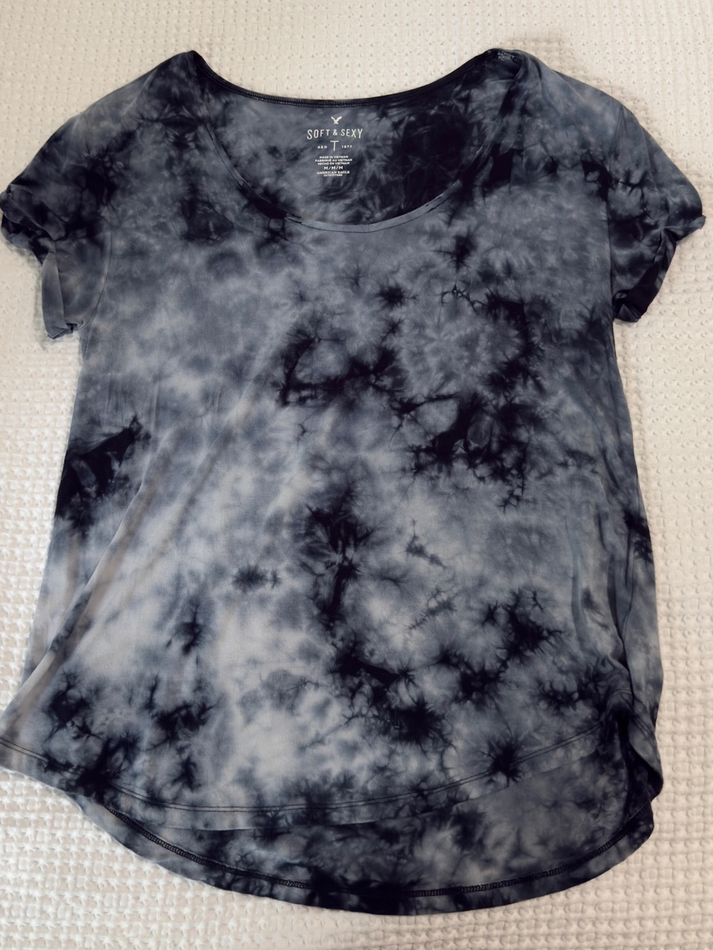 American Eagle Outfitters Black and Gray Tie-Dye Scoop Neck Tee